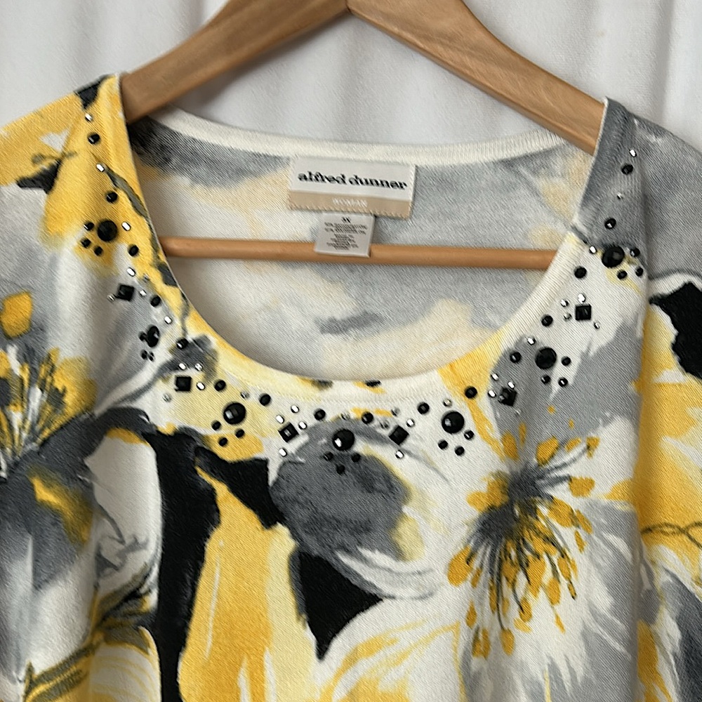 Alfred Dunner Yellow/Grey Floral Jeweled 3/4 Sleeve Sweater Shirt Top **Sz 3X** - Picture 4 of 6